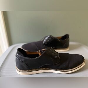 Seven 91 black dress shoe. Size 10.5 men’s. Black/white Office shoe. Travel shoe
